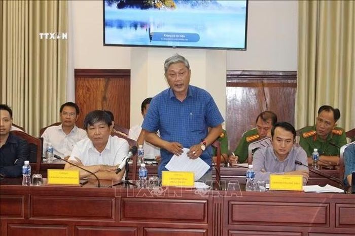 Các đại biểu tham gia đóng góp ý kiến tại cuộc họp.