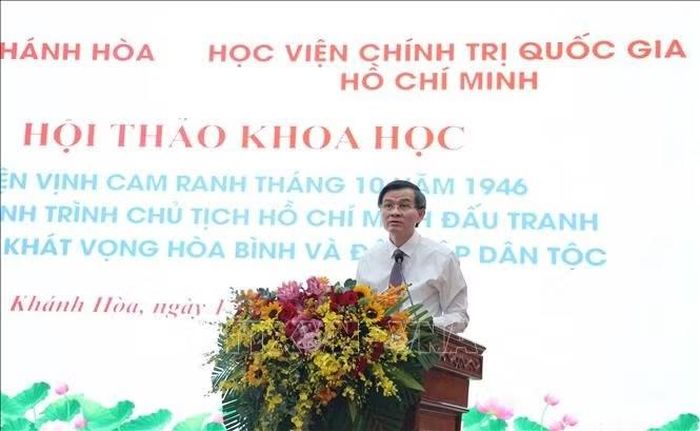 Đồng chí Đoàn Minh Huấn, Ủy viên Bộ Chính trị, Giám đốc Học viện Chính trị quốc gia Hồ Chí Minh phát biểu tại hội thảo. Ảnh: Đặng Tuấn/TTXVN