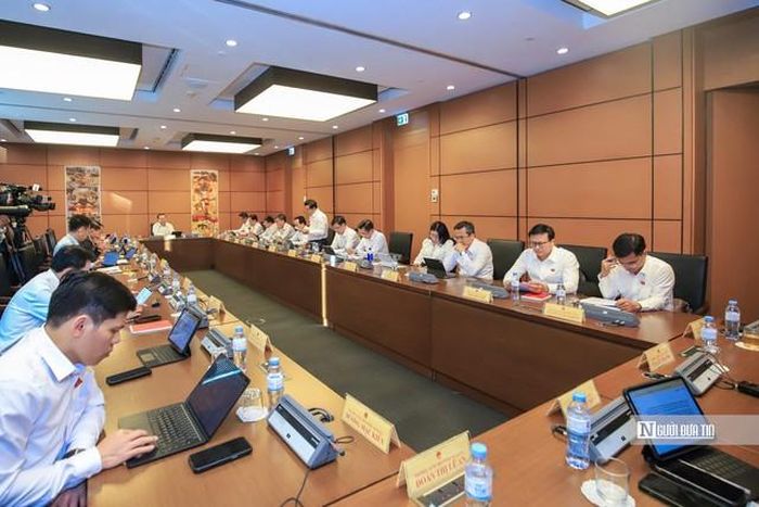 Quang cảnh phiên thảo luận tổ chiều 17/10 (Ảnh: Hữu Thắng).