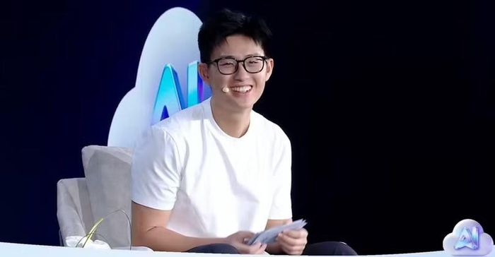 Diêu Thuận Vũ trên cương vị nhà khoa học AI trưởng của Tencent. Ảnh: Sohu.