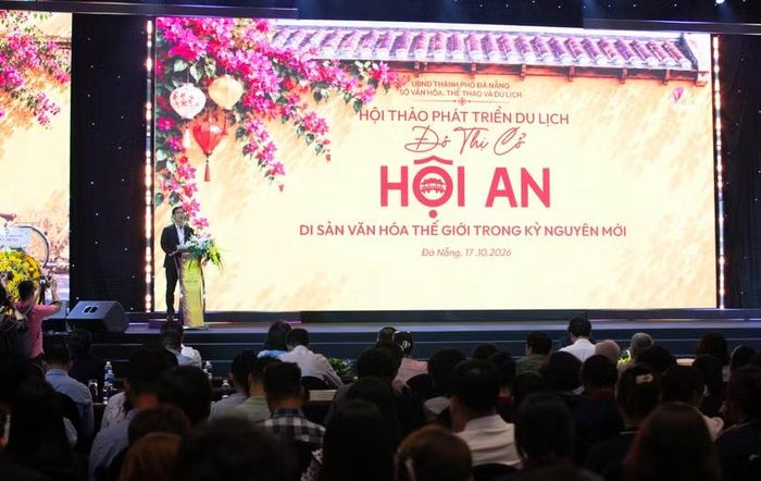  Quang cảnh Hội thảo “Phát triển du lịch Đô thị cổ Hội An – Di sản Văn hóa Thế giới trong kỷ nguyên mới” diễn ra chiều 17/10. Ảnh XM. 