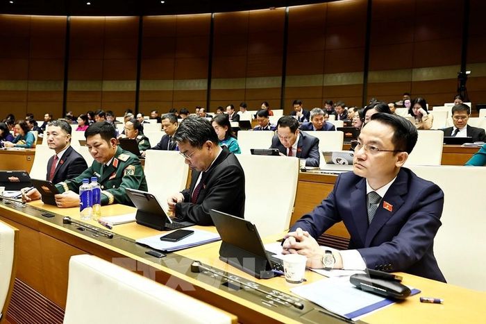 Đoàn đại biểu Quốc hội tỉnh Ninh Bình dự khai mạc Kỳ họp thứ hai, Quốc hội khóa XVI. Ảnh: Doãn Tấn - TTXVN