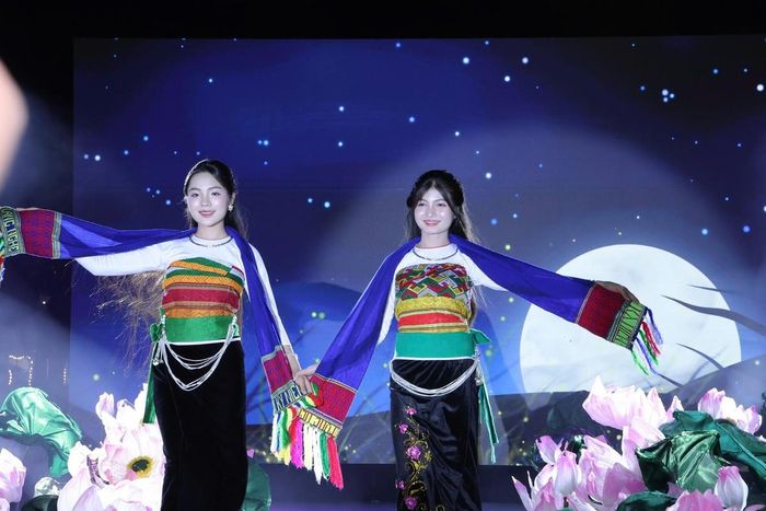 Đêm Gala nghệ thuật nhằm tôn vinh "Hương sắc phụ nữ xứ Thanh"