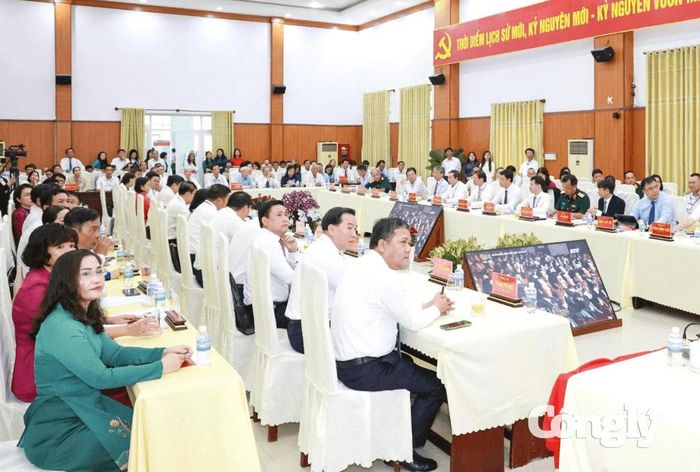 Các đại biểu tham dự Hội thảo.
