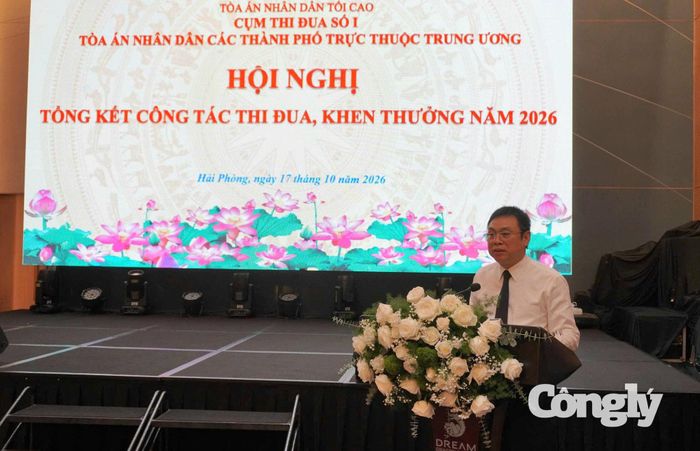 Phó Chánh án TAND TP. Hải Phòng Mạc Minh Quang thông qua Dự thảo báo cáo tóm tắt kết quả công tác thi đua, khen thưởng.