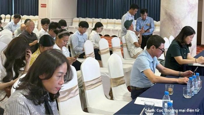 Các học viên tham gia thực hành.
