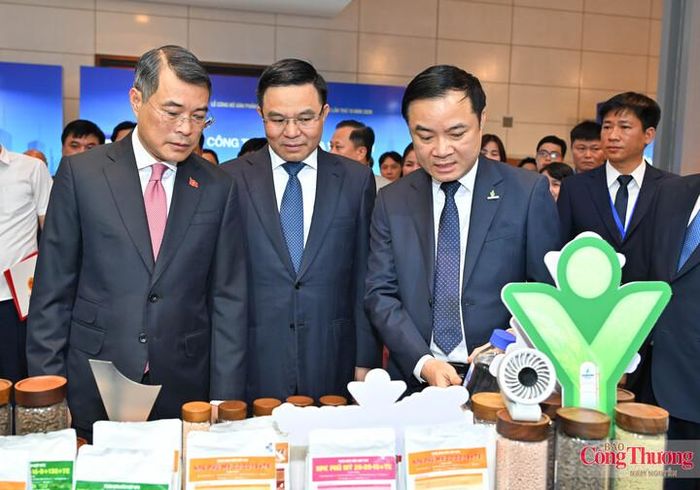 Với chủ đề “Dòng chảy thương hiệu Việt”, kỳ công bố năm nay tôn vinh 499 sản phẩm của 227 doanh nghiệp, đáp ứng các tiêu chí về chất lượng, đổi mới sáng tạo và năng lực tiên phong. 