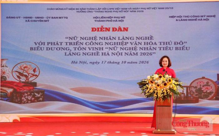 Bà Phạm Thị Thanh Hương, Phó Chủ tịch Thường trực Hội Liên hiệp Phụ nữ TP. Hà Nội phát biểu khai mạc sự kiện.