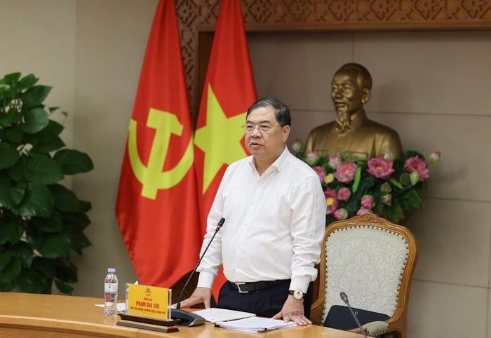 Phó Thủ tướng Thường trực yêu cầu biểu trưng phải thể hiện được bản sắc văn hóa, hình ảnh và vị thế của Việt Nam trên cương vị nước chủ nhà APEC 2027 - Ảnh: chinhphu.vn/Phương Nguyên