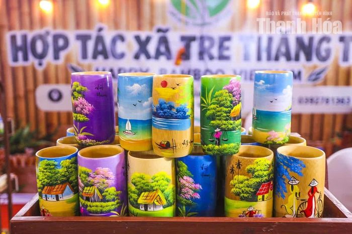 Với Thanh Hóa, hội chợ còn là dịp giới thiệu sản phẩm đặc trưng, sản phẩm OCOP và hàng công nghiệp nông thôn của tỉnh đến đông đảo người dân, du khách và doanh nghiệp.
