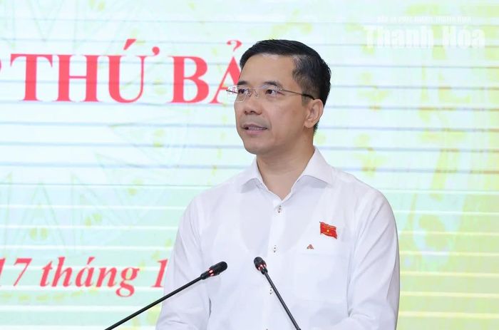 Phó Bí thư Thường trực Tỉnh ủy, Chủ tịch HĐND tỉnh Nguyễn Hồng Phong phát biểu khai mạc kỳ họp.