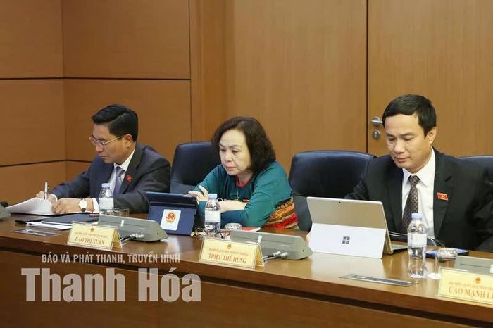 Phó Chủ tịch Quốc hội Nguyễn Doãn Anh và các đại biểu Quốc hội dự phiên thảo luận tổ 13. Ảnh: Đào Cảnh
