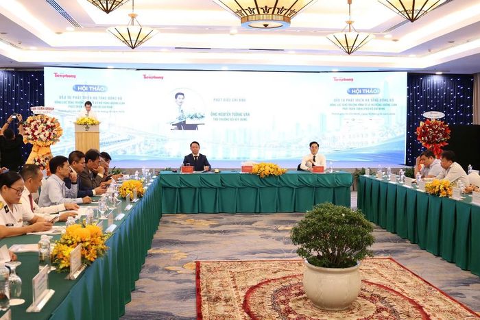 Hội thảo "Đầu tư phát triển hạ tầng đồng bộ - Động lực tăng trưởng kinh tế và mở rộng không gian phát triển TP. Hồ Chí Minh", ngày 16/10. Ảnh: Minh Hà.