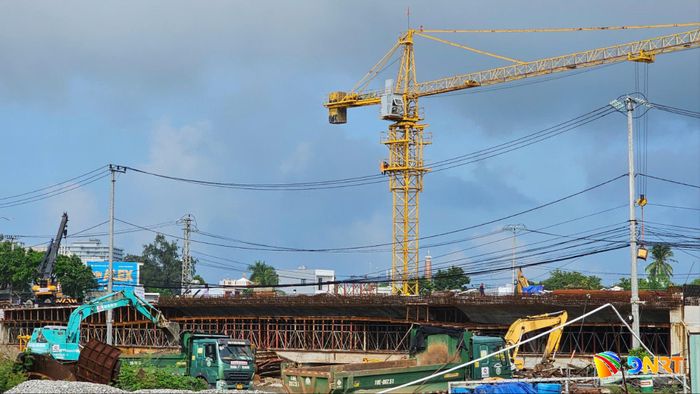 Cầu Biện đang được đẩy nhanh tiến độ. Ảnh: THÀNH LÂN