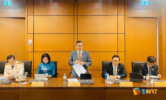 Đại biểu Quốc hội Nguyễn Phi Hùng thảo luận tại Tổ 5. Ảnh: HỒNG CHÂU