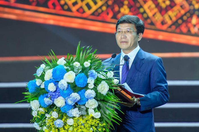 Đồng chí Mùa A Vảng, Ủy viên dự khuyết Ban Chấp hành Trung ương Đảng, Phó Bí thư Tỉnh ủy, Chủ tịch Ủy ban MTTQ Việt Nam tỉnh phát biểu tại chương trình.