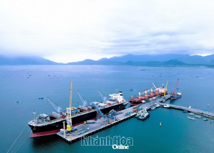 Cảng Cam Ranh có vai trò quan trọng trong phát triển kinh tế - xã hội, hướng tới đô thị logistics tại khu vực Cam Ranh.