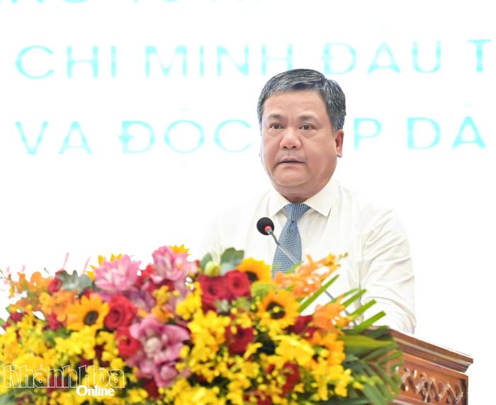 Đồng chí Bí thư Tỉnh ủy Trần Phong phát biểu chào mừng Hội thảo.