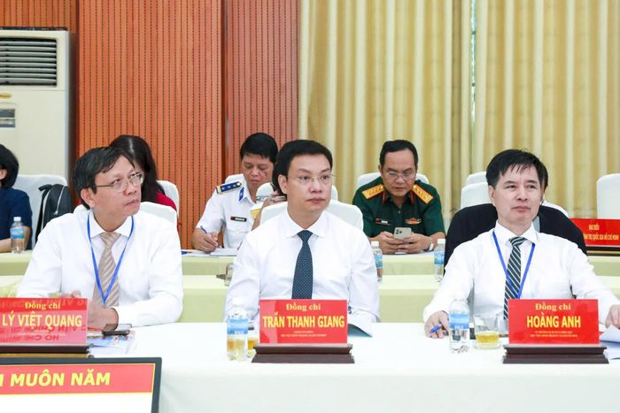 Các đại biểu dự Hội thảo.