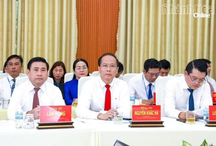 Các đồng chí Lâm Đông, Nguyễn Khắc Hà, Lương Đức Hải dự Hội thảo.