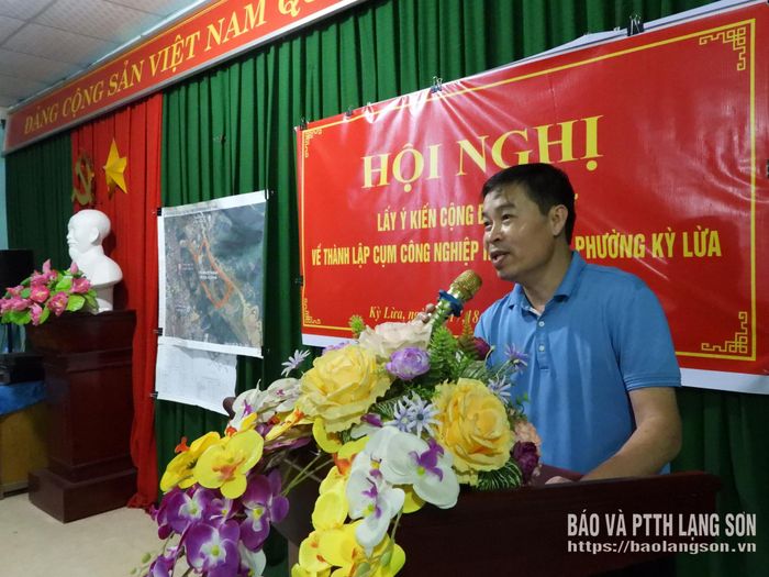Nhà đầu tư phát biểu tại hội nghị