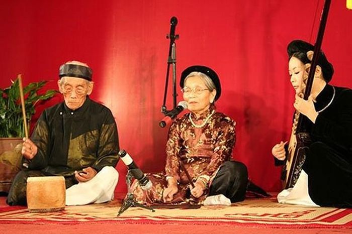 Hội đồng có nhiệm vụ giúp Thủ tướng Chính phủ tổ chức xét, lựa chọn những cá nhân có đủ tiêu chuẩn, trình Thủ tướng Chính phủ đề nghị Chủ tịch nước quyết định tặng danh hiệu "Nghệ nhân nhân dân", "Nghệ nhân ưu tú" trong lĩnh vực di sản văn hóa phi vật thể lần thứ Tư.