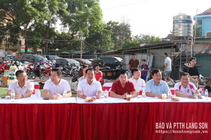 Các đại biểu dự khai mạc giải