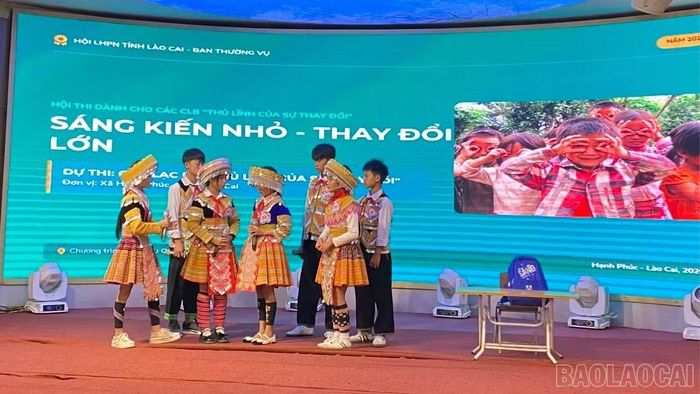 Phần thi của Câu lạc bộ "Thủ lĩnh của sự thay đổi” xã Hạnh Phúc.