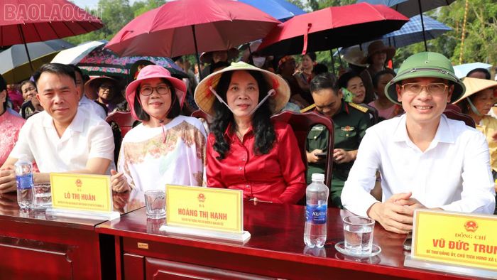Các đại biểu tham dự chương trình.