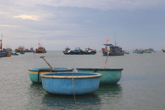 Khung cảnh biển bình yên tại làng chài Mũi Né