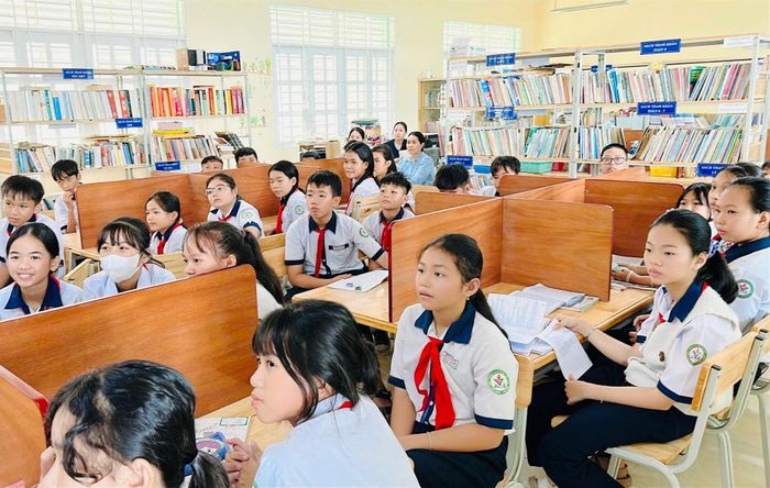 Tiết học ở Thư viện.