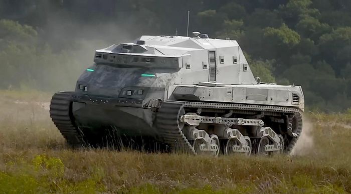 RACER Heavy Platform (RHP), một mẫu xe chiến đấu không người lái (UGV) bánh xích tự hành do DARPA (Cơ quan Quản lý các dự án nghiên cứu cao cấp Bộ Quốc phòng Mỹ) phát triển. Ảnh: DARPA