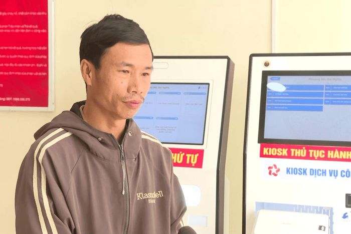 Anh Đinh Quốc Sỹ chia sẻ, có máy Kiosk quá trình tiếp nhận thủ tục hành chính cho người dân nhanh và thuận tiện hơn