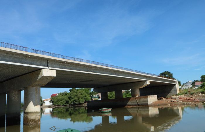 Hiện trạng cầu Văn Thánh