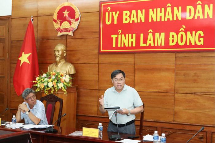 Đồng chí Võ Ngọc Hiệp, Tỉnh ủy viên, Phó Chủ tịch UBND tỉnh Lâm Đồng phát biểu tại cuộc họp