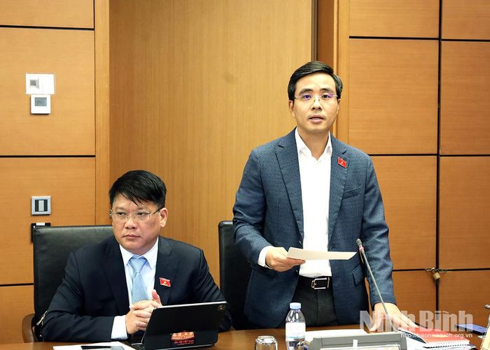 Đại biểu Nguyễn Thành Công, Ủy viên, đại biểu Quốc hội hoạt động chuyên trách tại Ủy ban Kinh tế và Tài chính của Quốc hội tham gia thảo luận.