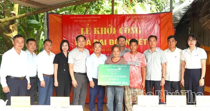 Khởi công xây nhà Đại đoàn kết cho hộ nghèo Nguyễn Văn Chanh (thôn 4, xã Yên Kỳ).