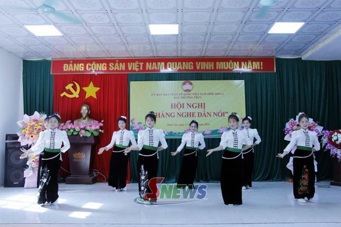 Tiết mục văn nghệ tại Hội nghị.