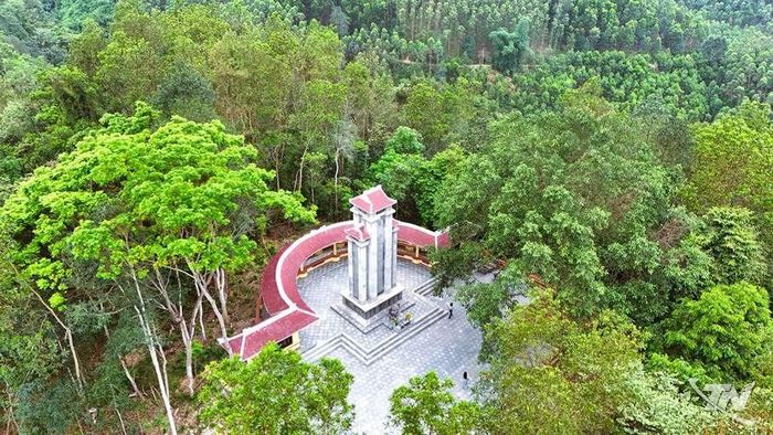 Di tích lịch sử rừng Khuôn Mánh, nơi thành lập Trung đội Cứu quốc quân II.