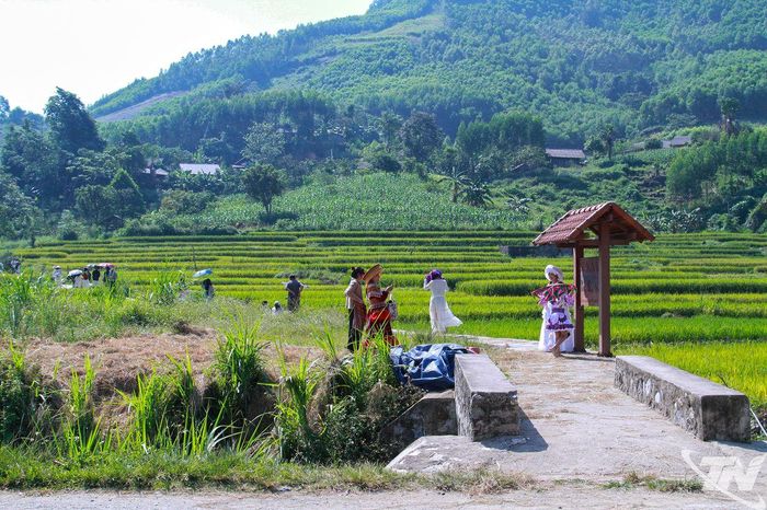 Phục vụ phát triển du lịch, Bản Tèn đã được đầu tư một số hạng mục để du khách check-in.