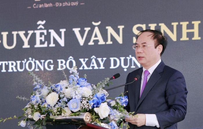 Thứ trưởng Bộ Xây dựng Nguyễn Văn Sinh phát biểu tại lễ khởi công Dự án nhà ở xã hội phân khu Lộc Phát thuộc Khu đô thị Định Trung Central Park, tại phường Vĩnh Phúc, tỉnh Phú Thọ.