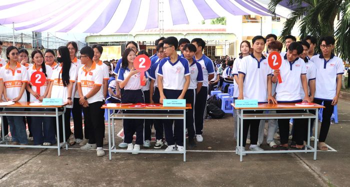 Hội thi diễn ra trong không khí sôi nổi, hào hứng.