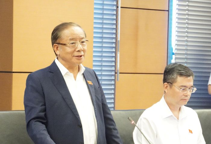 Đại biểu Quốc hội Nguyễn Văn Thân, Chủ tịch Hiệp hội Doanh nghiệp nhỏ và vừa phát biểu. Ảnh: Văn Duẩn.