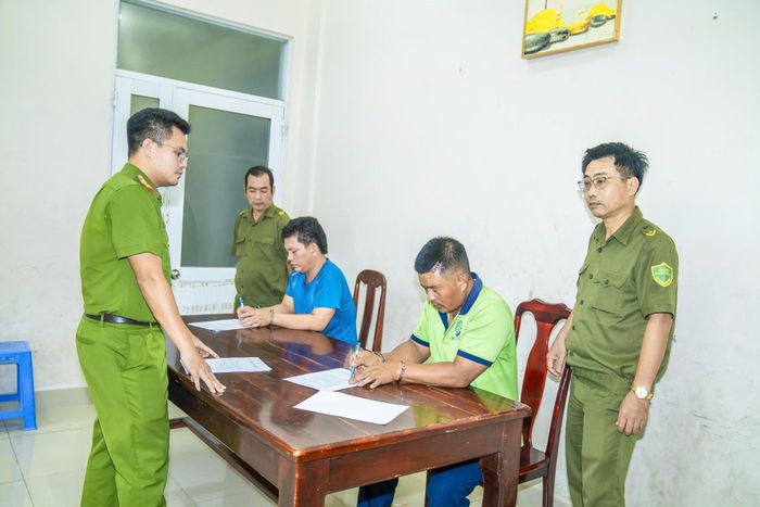 Hiện hai tài xế cùng bị tạm giữ.