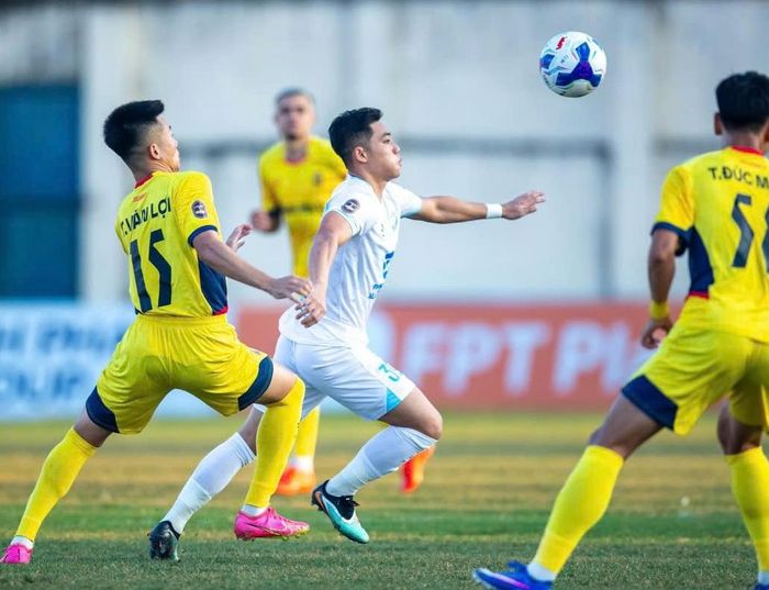 Nam Định thắng dễ Thanh Hóa tại vòng 4 V-League 2026-2027. 