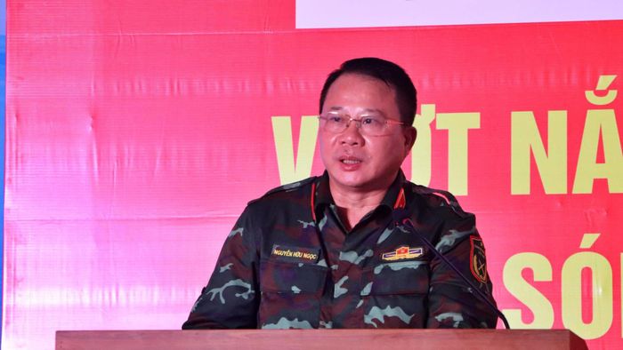 Thiếu tướng Nguyễn Hữu Ngọc, Tư lệnh Binh đoàn 12 yêu cầu đơn vị thi công quyết liệt, liên tục, tăng ca, kíp kể cả thi công xuyên ngày lễ, ngày nghỉ.