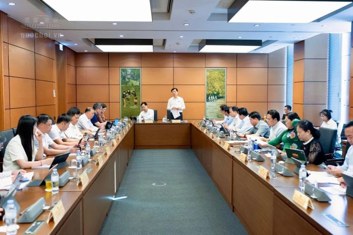 Trưởng Ban Tổ chức Trung ương Nguyễn Duy Ngọc phát biểu tại tổ.
