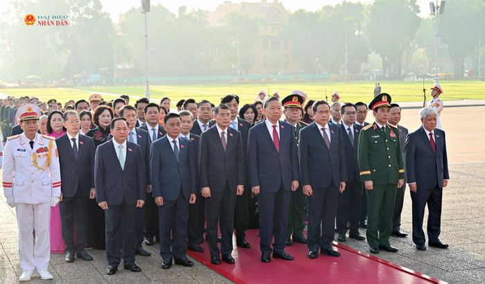 Tổng Bí thư, Chủ tịch nước Tô Lâm và lãnh đạo Đảng, Nhà nước vào Lăng viếng Chủ tịch Hồ Chí Minh. Ảnh: Phạm Thắng