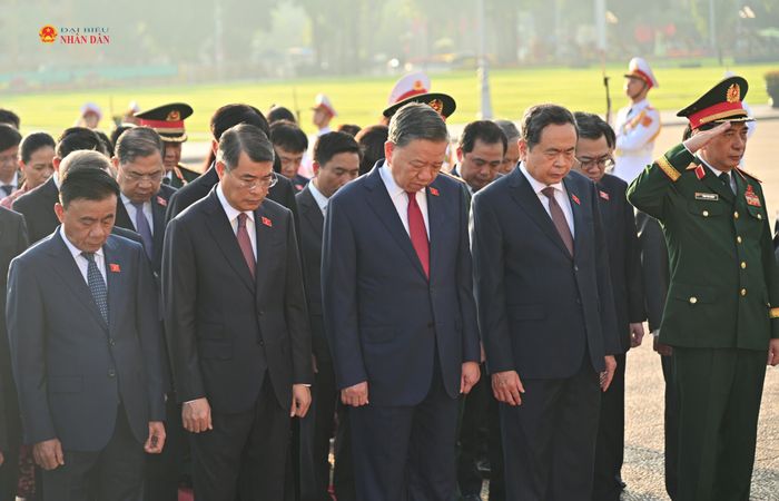 Tổng Bí thư, Chủ tịch nước Tô Lâm và lãnh đạo Đảng, Nhà nước dành một phút mặc niệm tưởng nhớ Chủ tịch Hồ Chí Minh. Ảnh: Phạm Thắng