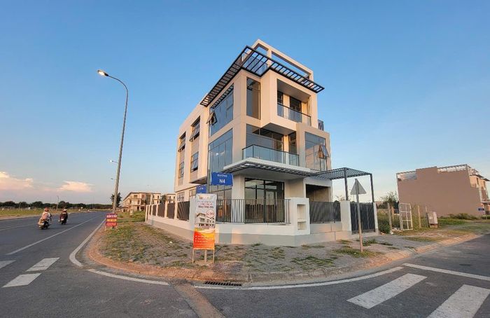 UBND TP. Hồ Chí Minh giao UBND cấp xã đến năm 2030 phải thực hiện xong việc bố trí quỹ đất để xây dựng hệ thống thu gom, xử lý nước thải tại các khu dân cư tập trung, khu đô thị. Ảnh: Quang Phương